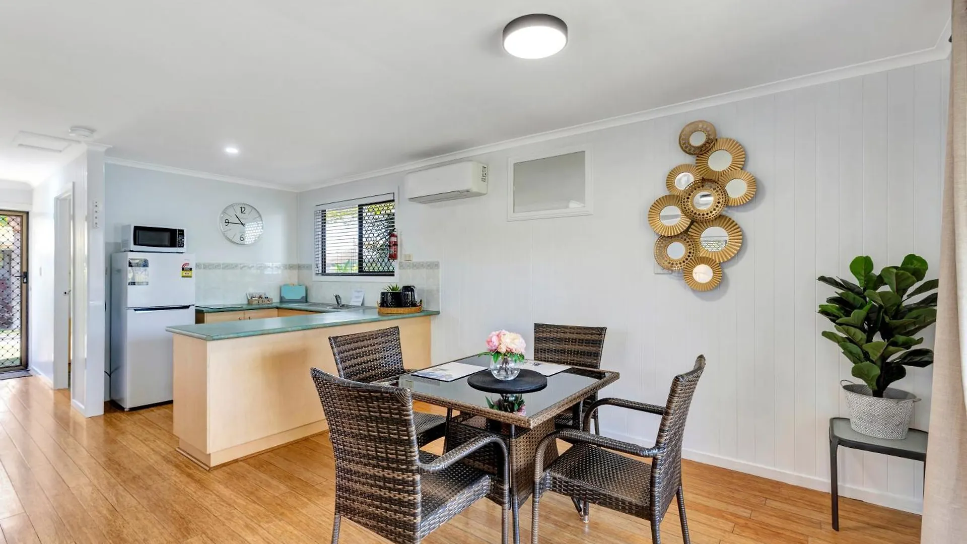 Sanctuary Lakes Fauna Retreat Urangan Aparthotel