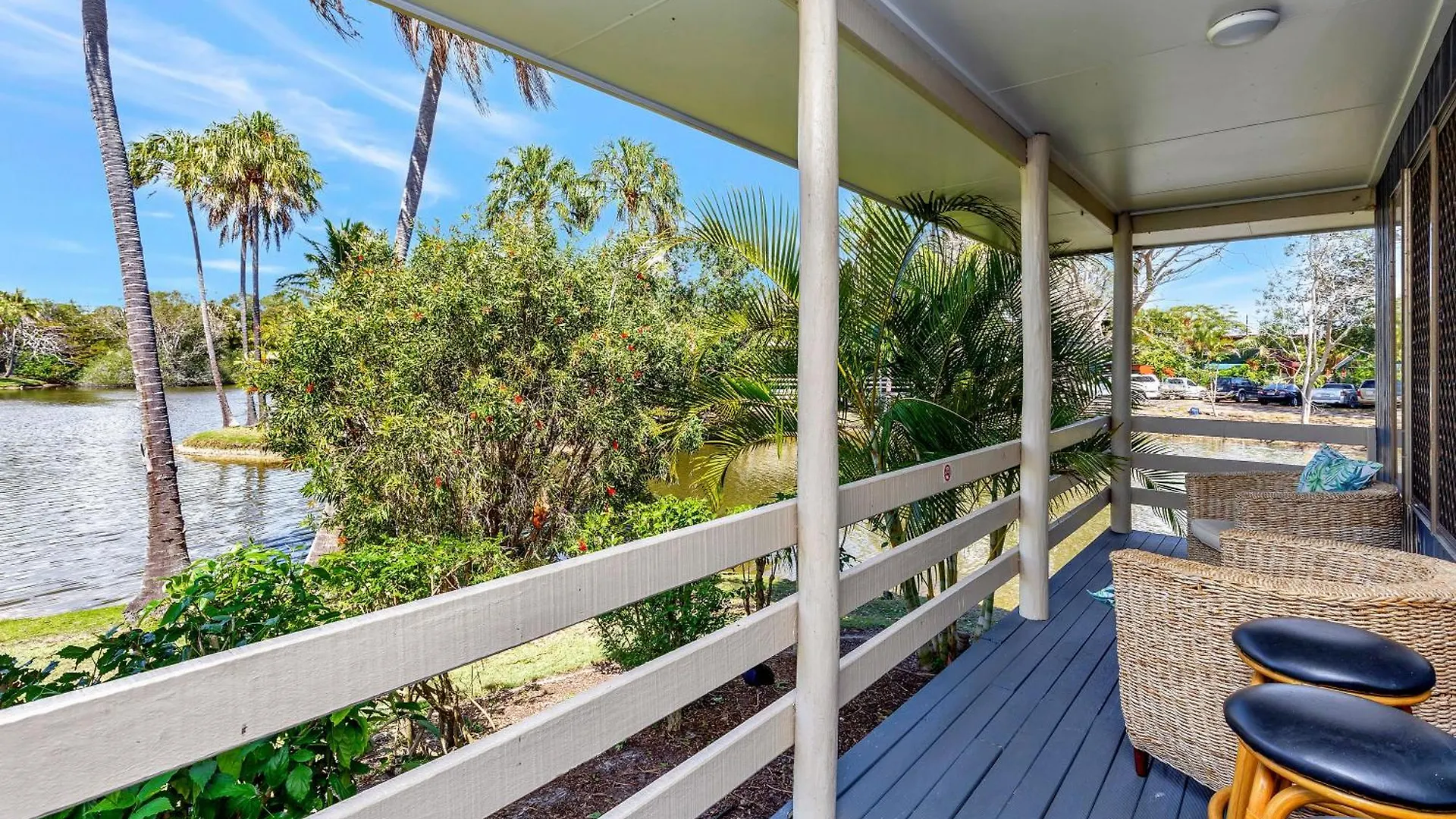 Sanctuary Lakes Fauna Retreat Urangan
