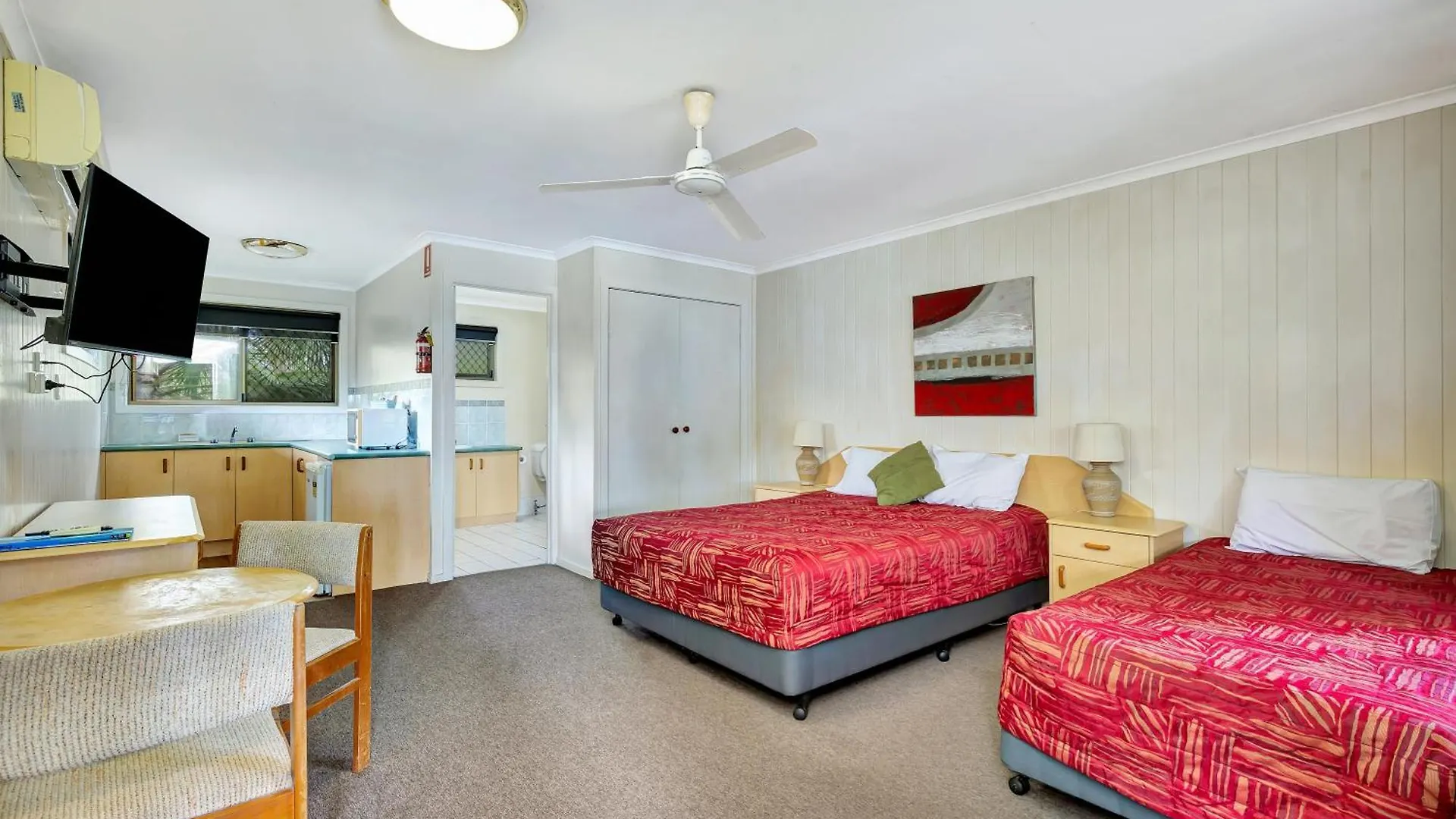 Sanctuary Lakes Fauna Retreat Urangan