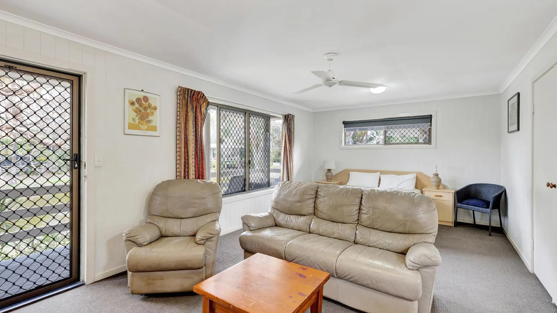 Sanctuary Lakes Fauna Retreat Urangan