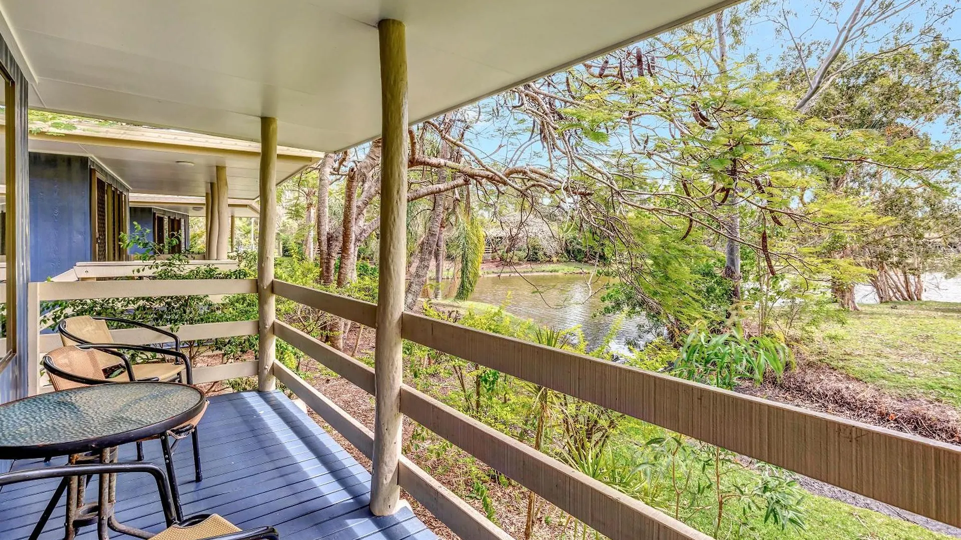Апарт-отель Sanctuary Lakes Fauna Retreat Urangan