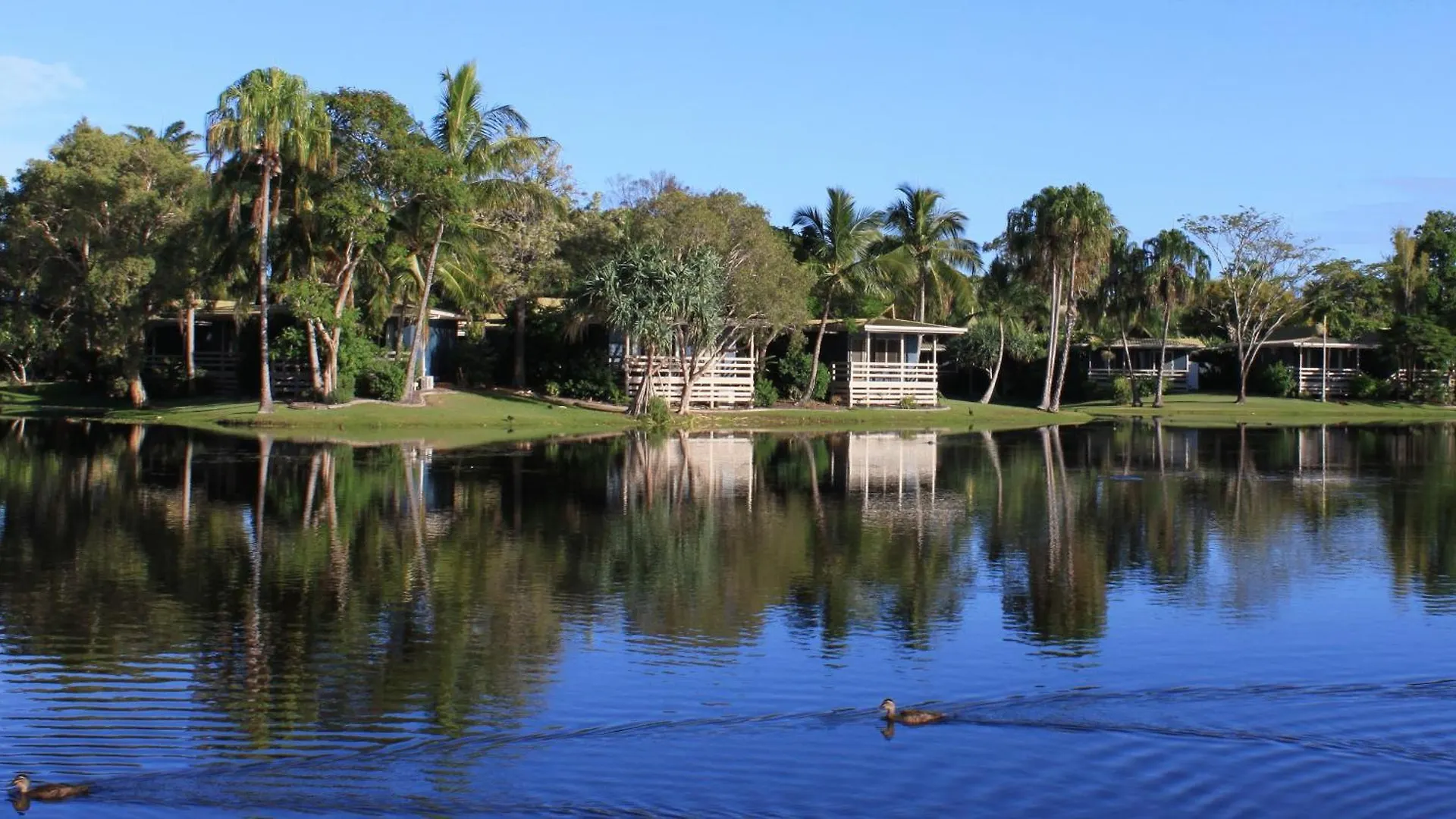 Aparthotel Sanctuary Lakes Fauna Retreat Urangan