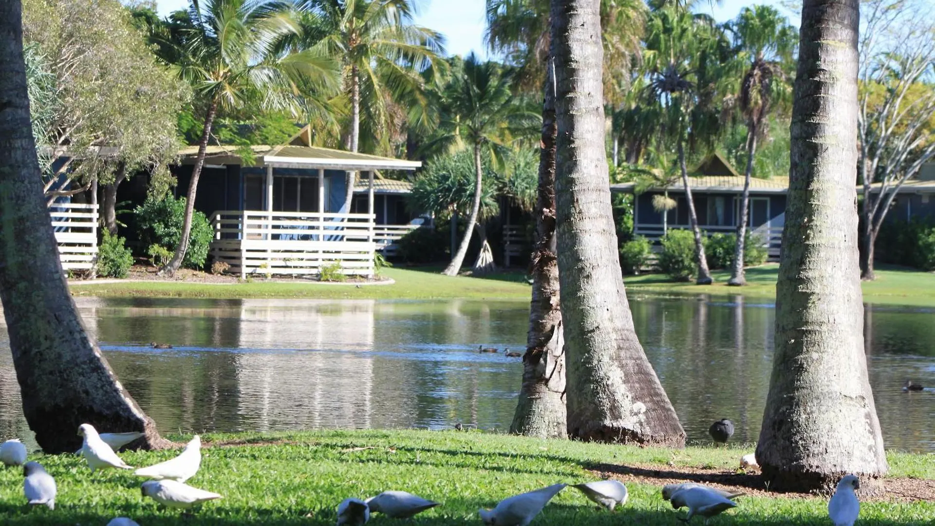 Sanctuary Lakes Fauna Retreat Urangan Aparthotel