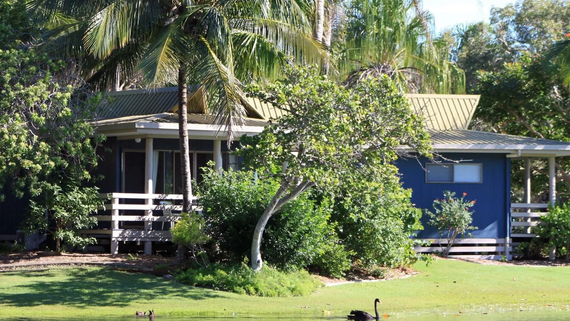 Sanctuary Lakes Fauna Retreat Urangan