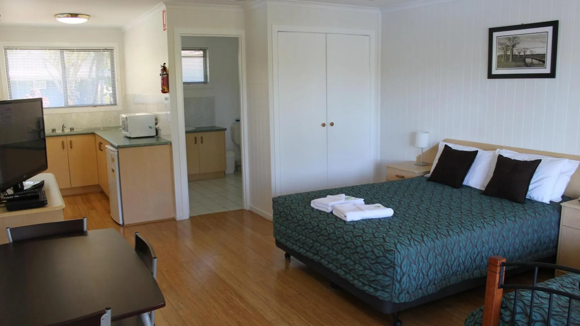 Sanctuary Lakes Fauna Retreat Urangan