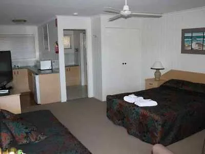Sanctuary Lakes Fauna Retreat Urangan Australia